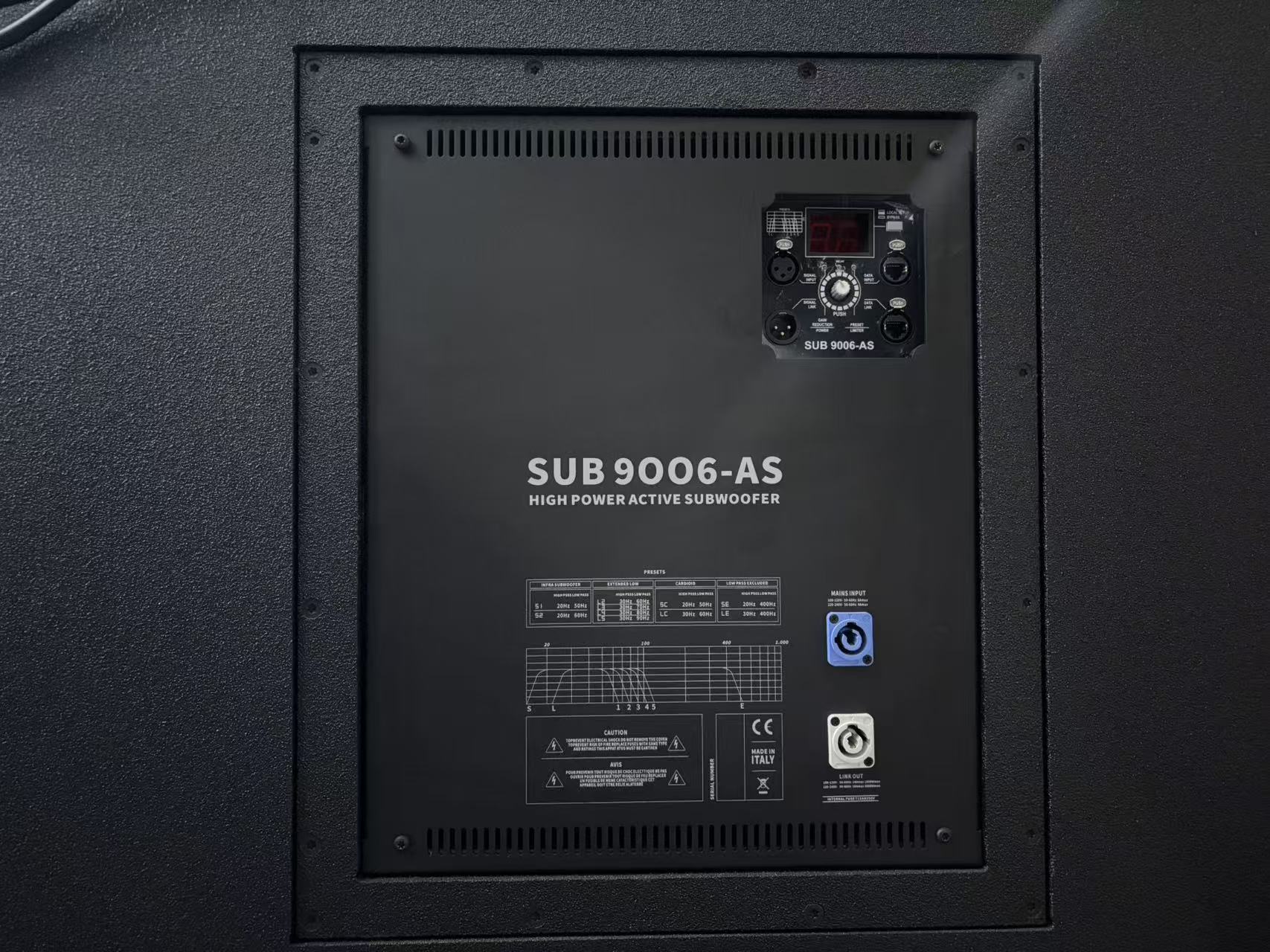 Active line array dual 18'' subwoofer